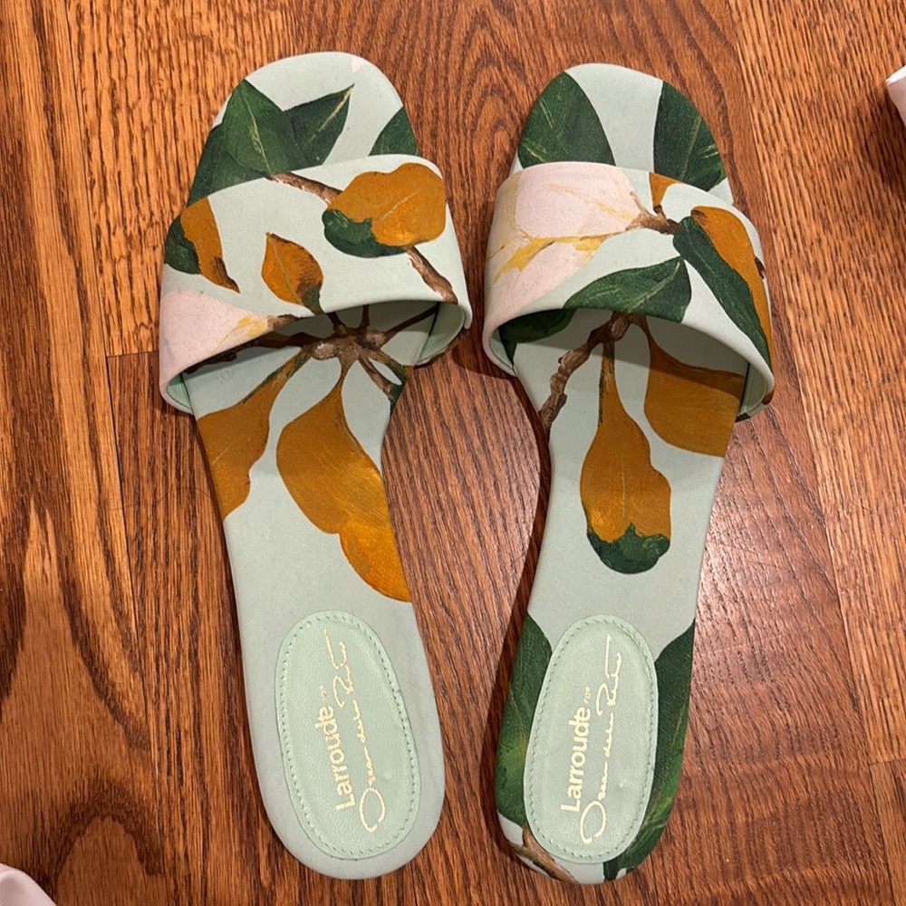 Oscar de la Renta for Larroude Floral Slides - 9.5 - NIB